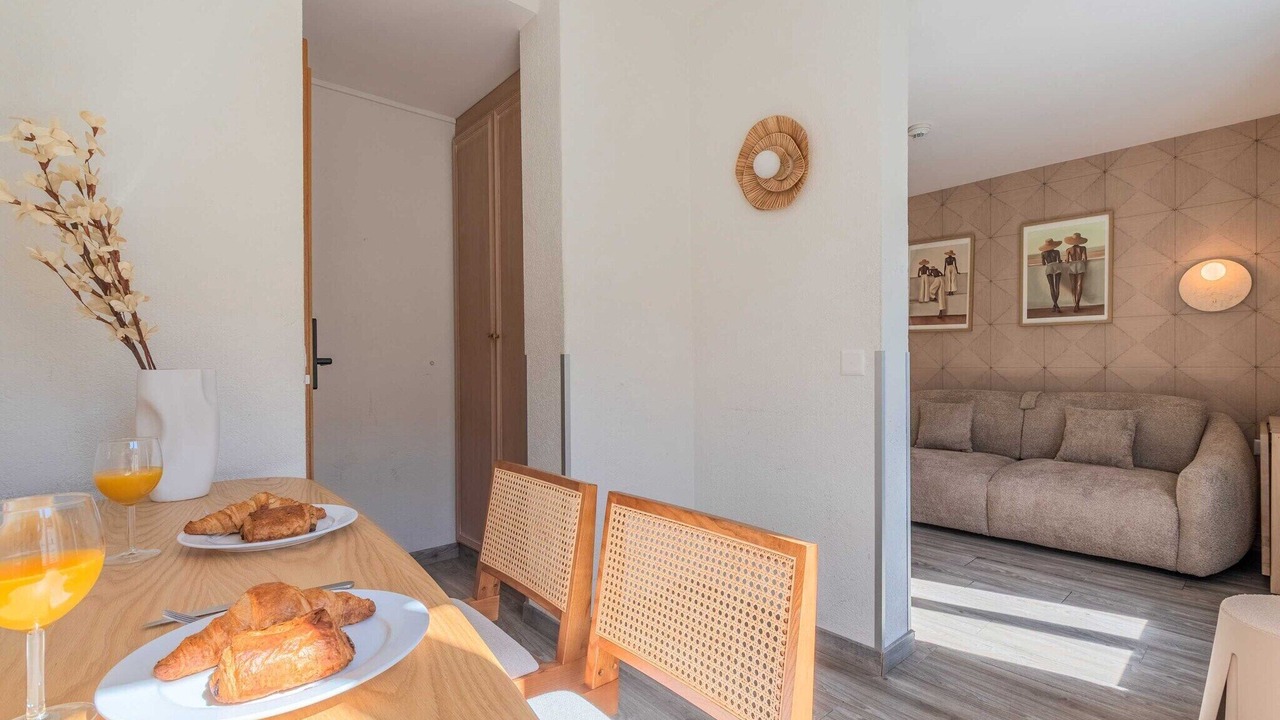 Photo of Livingroom in Paquis Navigation