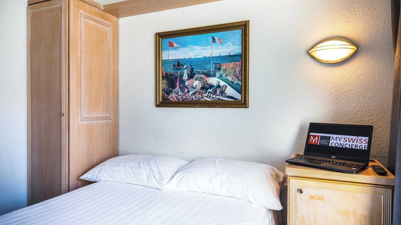 Photo of Others in Paquis Navigation