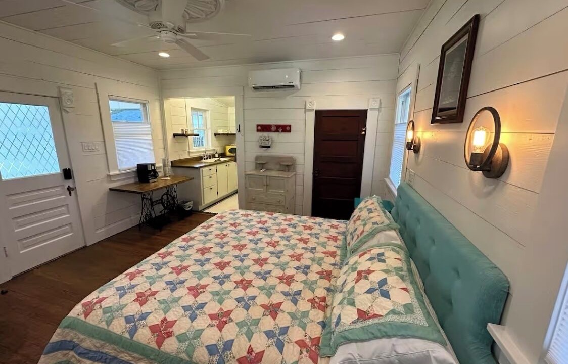 Photo of Bedroom in Claiborne