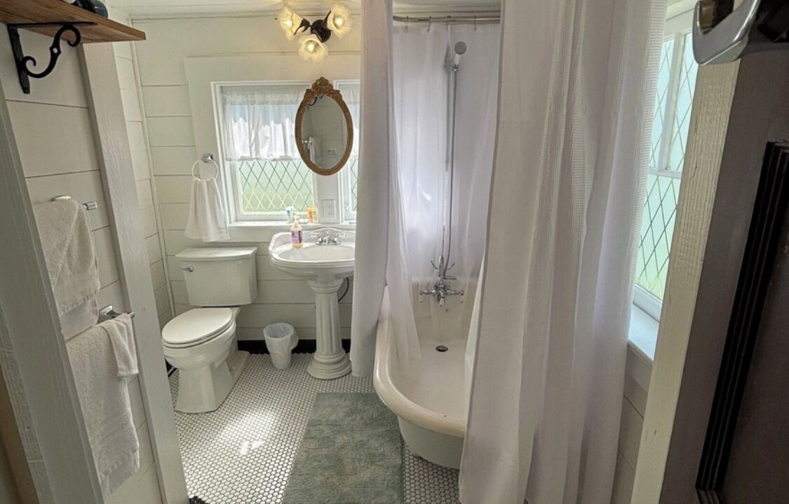 Photo of Bathroom in Claiborne