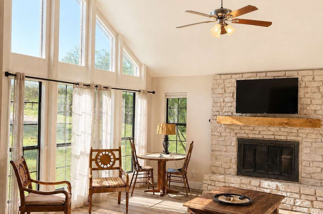 Photo of Livingroom in Cedar Creek