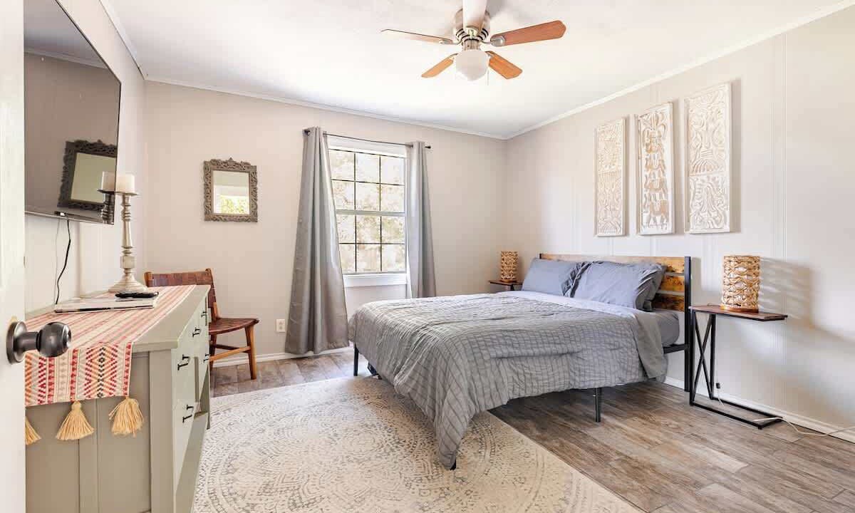 Photo of Bedroom in Cedar Creek