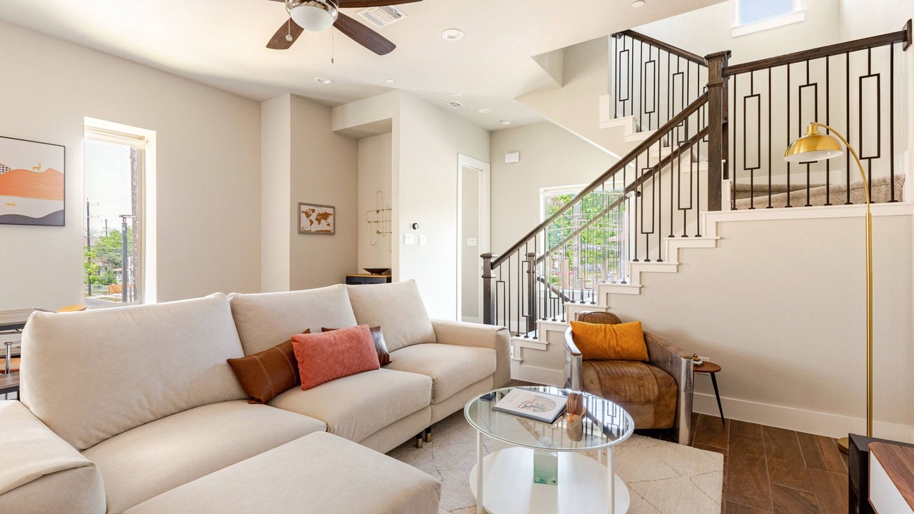 Photo of Livingroom in Tobin Hill