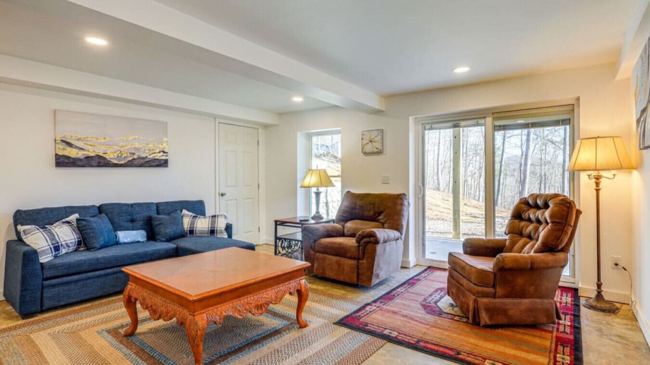 Photo of Livingroom in New Tazewell