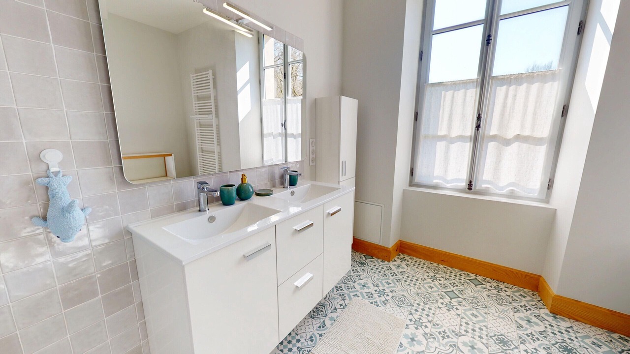 Photo of Bathroom in Saint-Vincent-Rive-d'Olt