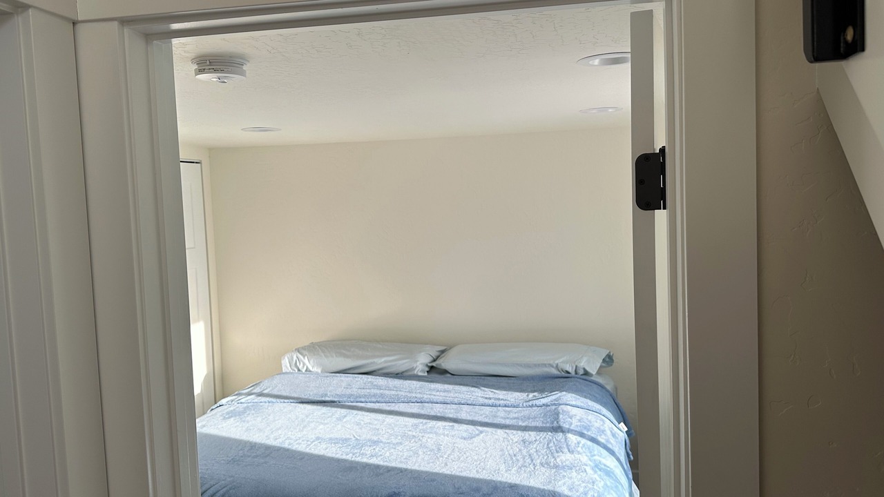 Photo of Bedroom in Athol