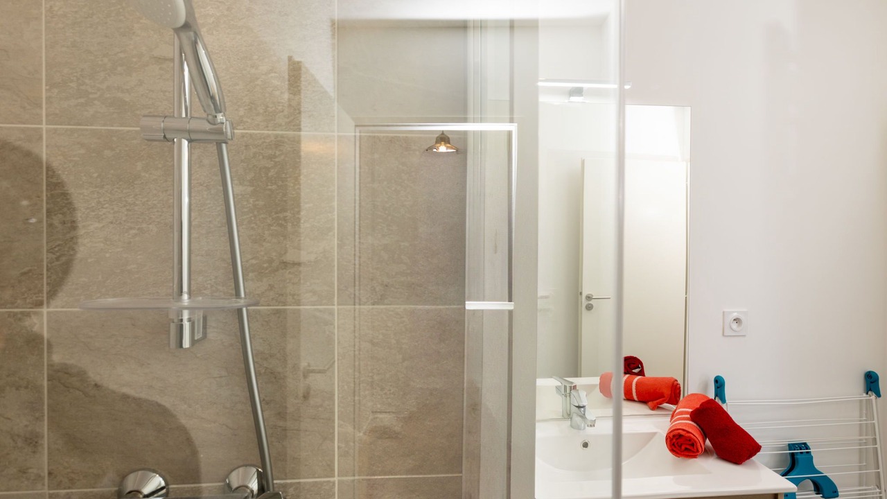 Photo of Bathroom in Parame
