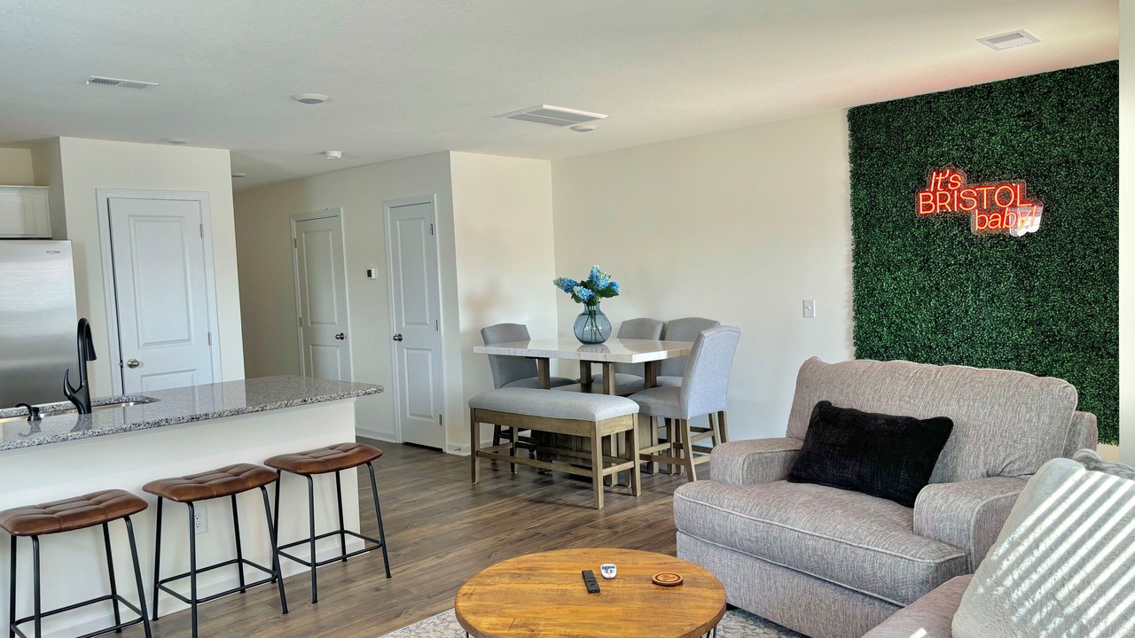 Photo of Livingroom in Bluff City