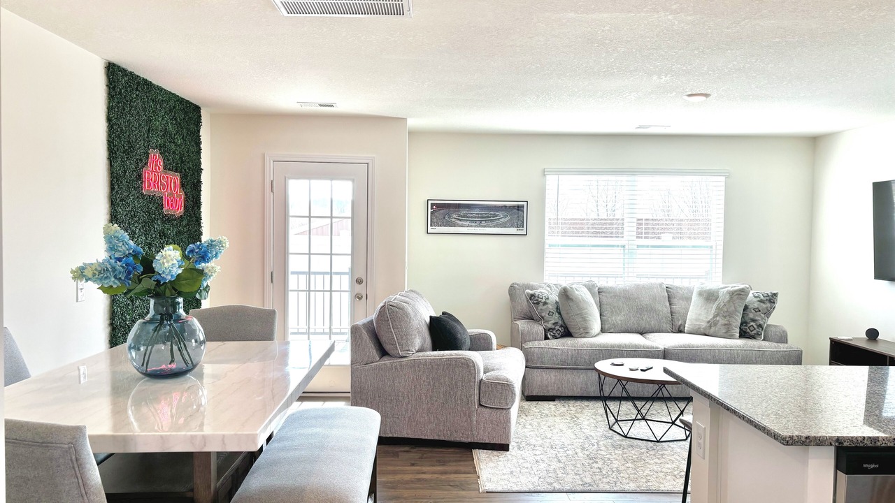 Photo of Livingroom in Bluff City