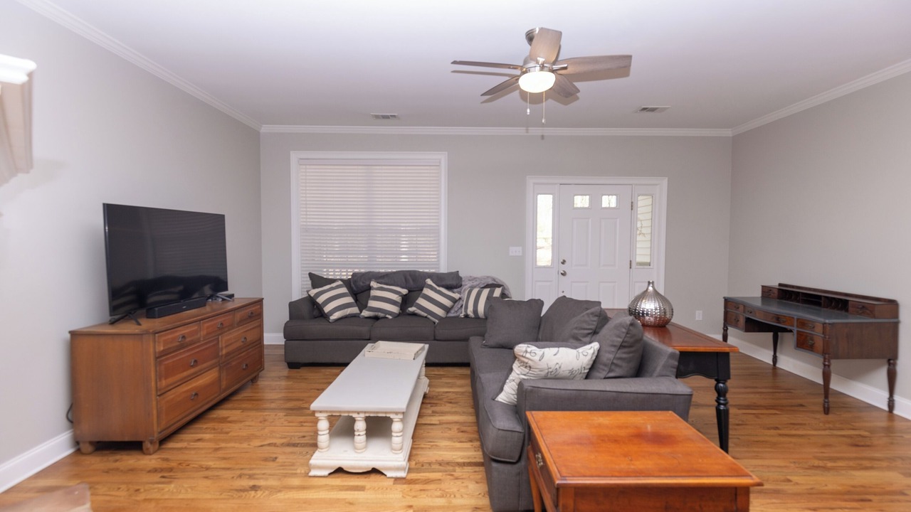 Photo of Livingroom in Eatonton