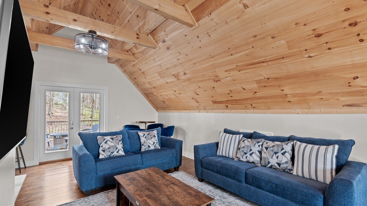 Photo of Livingroom in Charter Hills