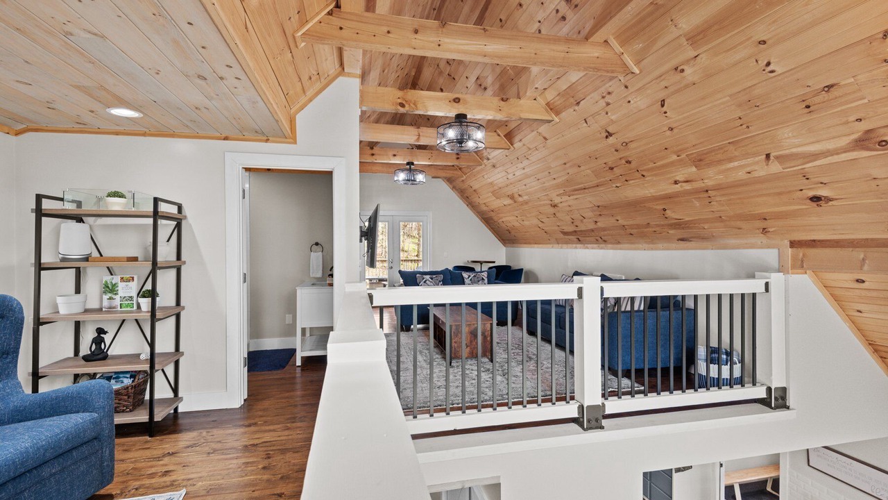 Photo of Livingroom in Charter Hills