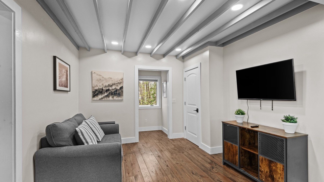 Photo of Livingroom in Charter Hills