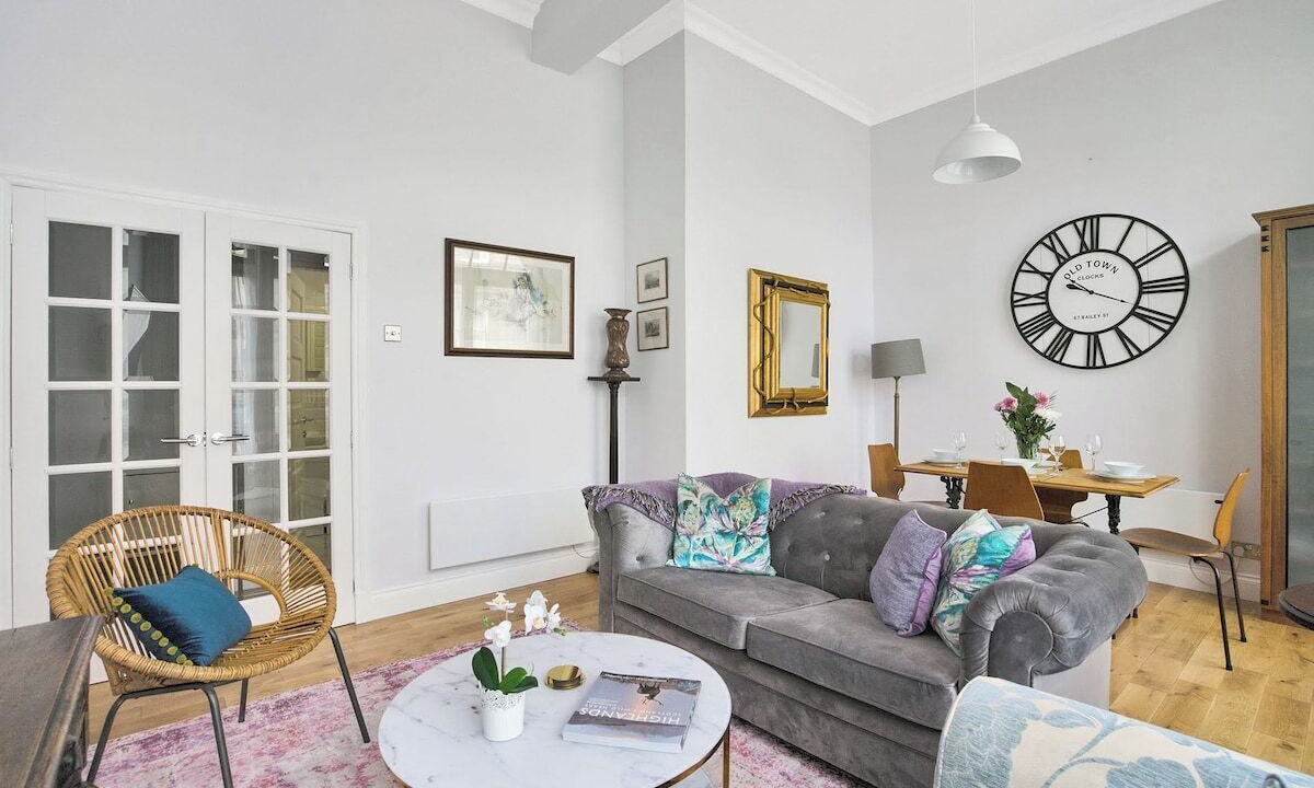 Photo of Livingroom in Alloa