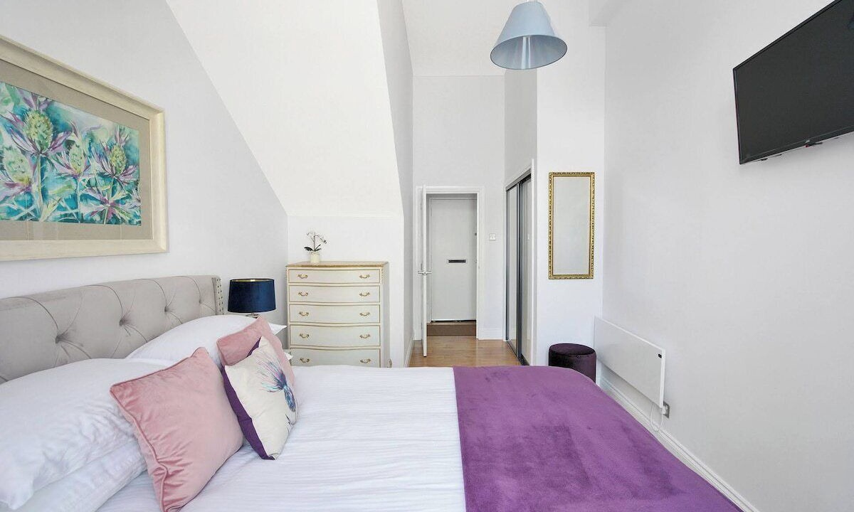 Photo of Bedroom in Alloa