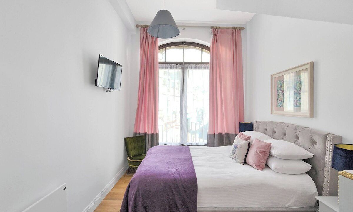 Photo of Bedroom in Alloa