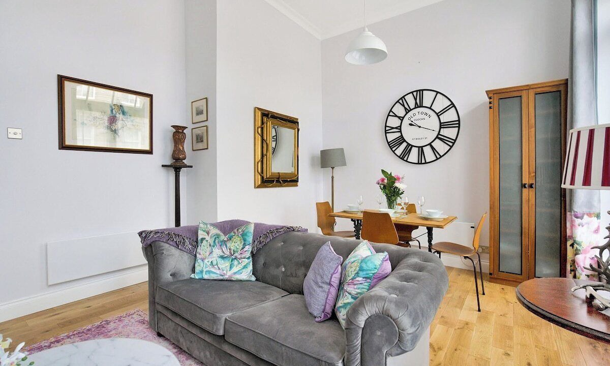 Photo of Livingroom in Alloa