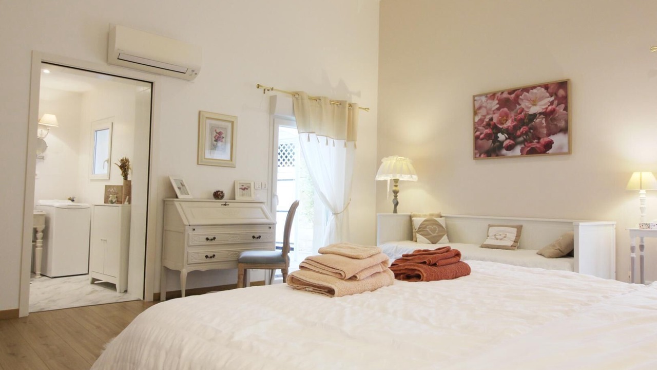 Photo of Bedroom in Izon