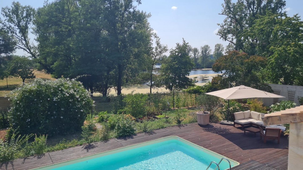 Photo of Outdoor in Izon