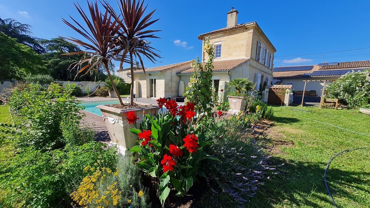 Photo of Outdoor in Izon