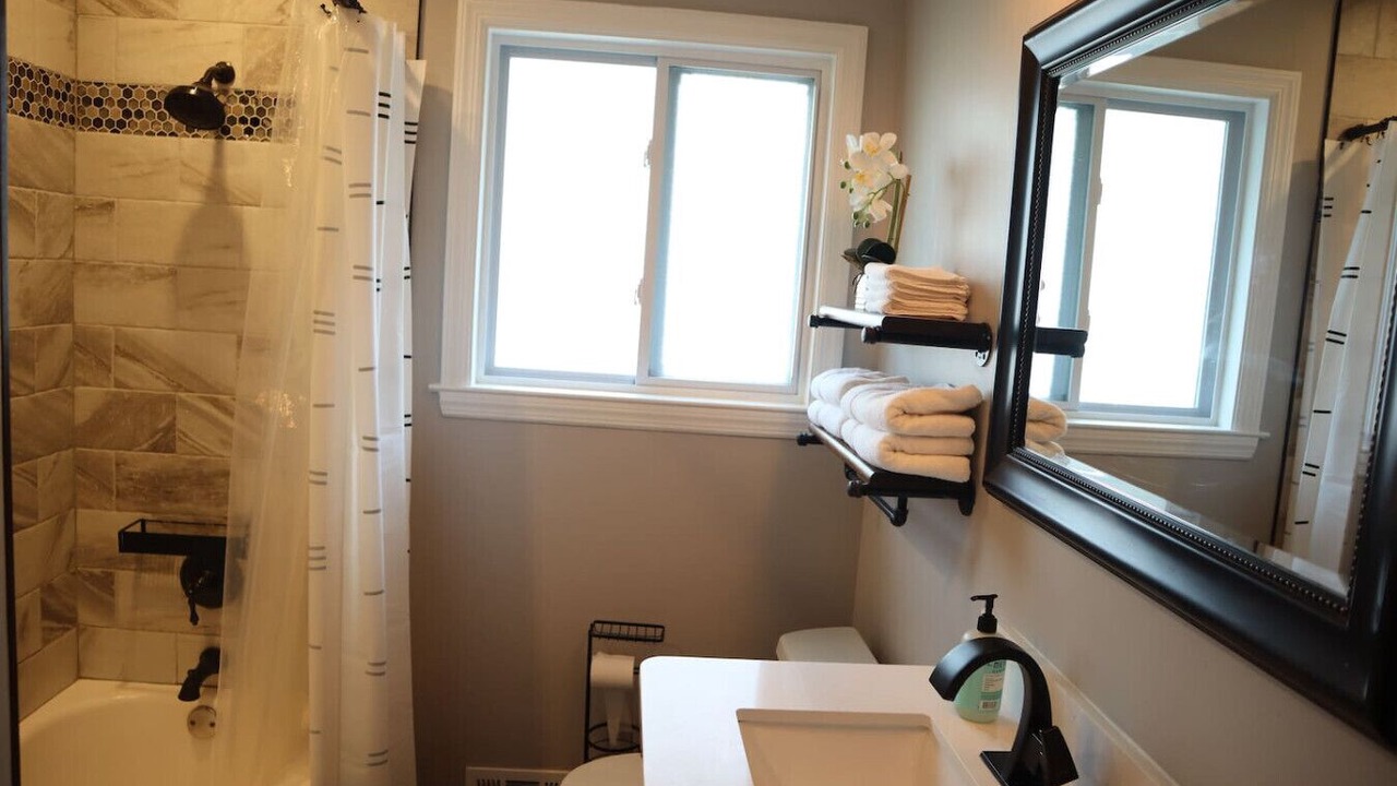 Photo of Bathroom in Ampere