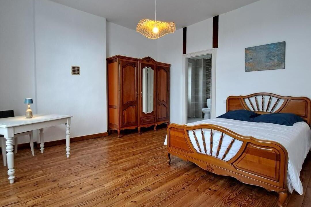 Photo of Bedroom in Eyres-Moncube