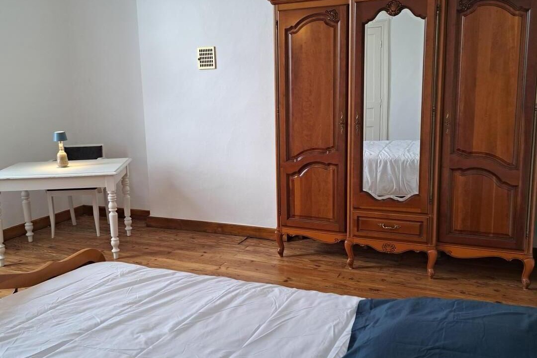 Photo of Bedroom in Eyres-Moncube