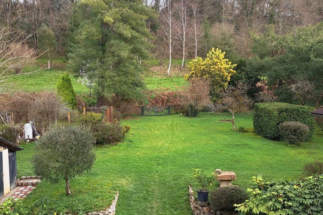 Photo of Outdoor in Eyres-Moncube