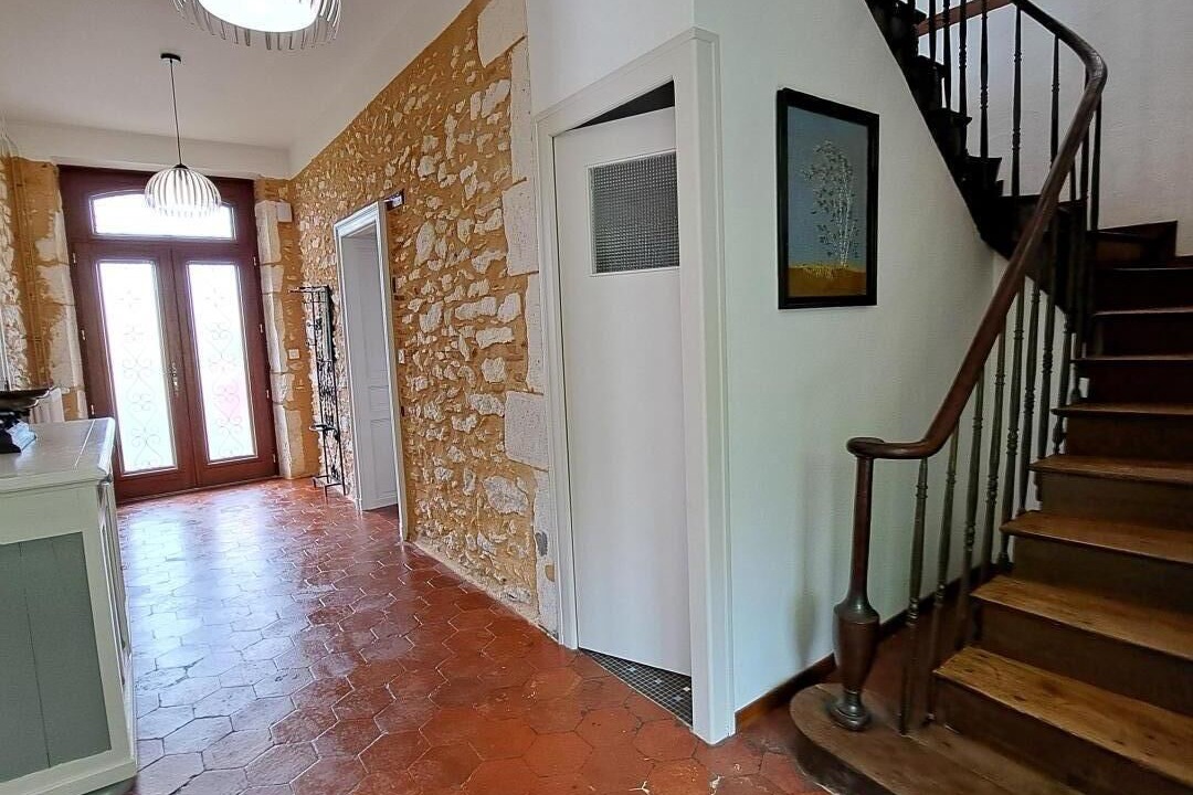 Photo of Others in Eyres-Moncube