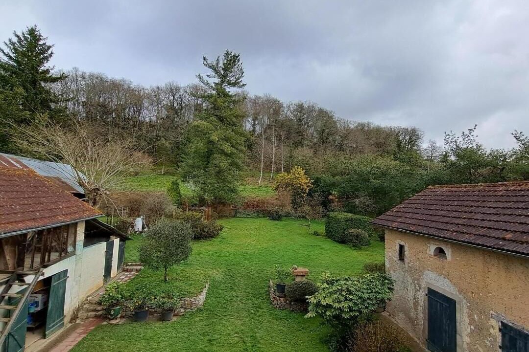 Photo of Outdoor in Eyres-Moncube