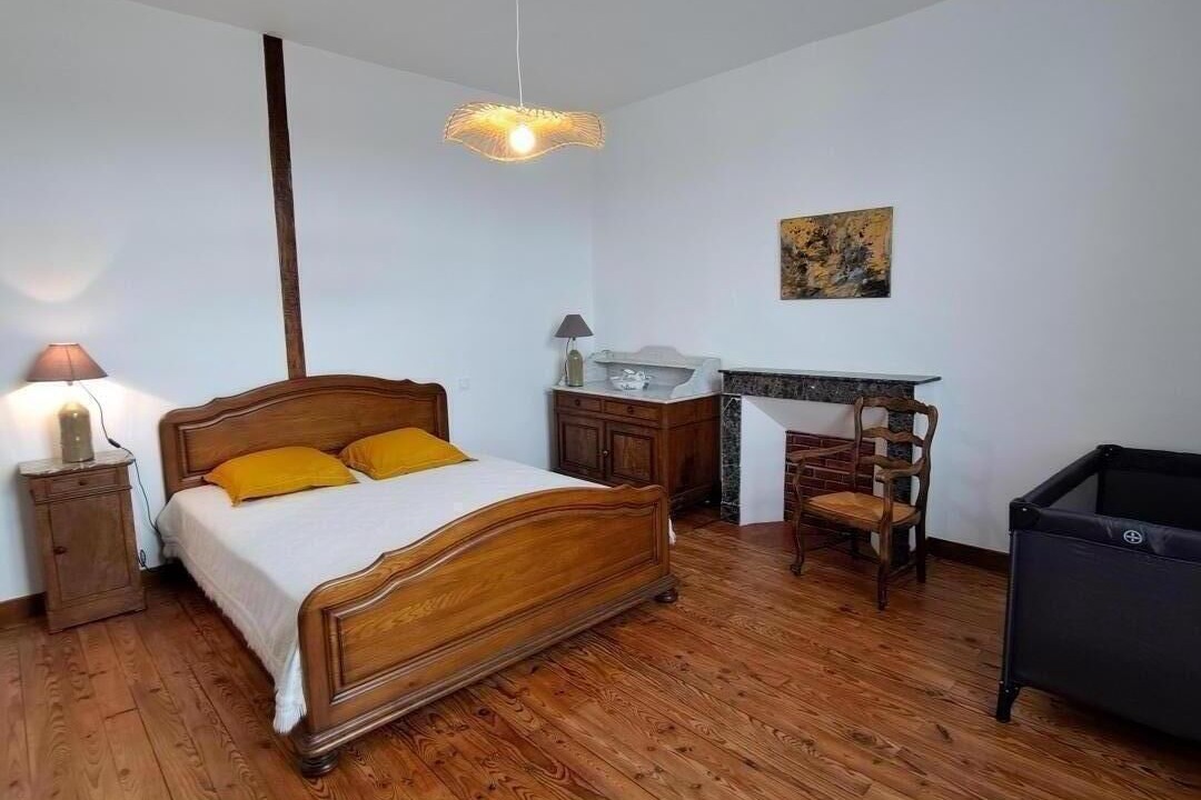 Photo of Bedroom in Eyres-Moncube