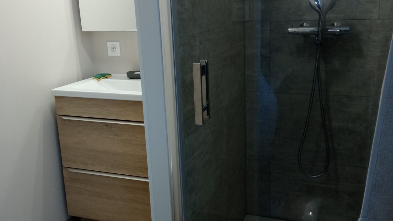 Photo of Bathroom in Saint-Marcouf