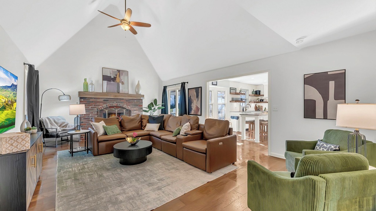Photo of Livingroom in Overland Park