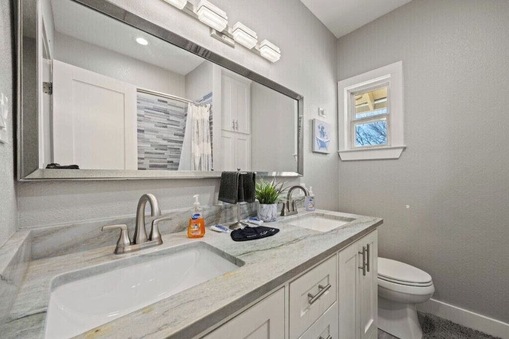 Photo of Bathroom in Fairmount