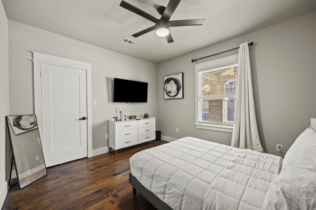 Photo of Bedroom in Fairmount