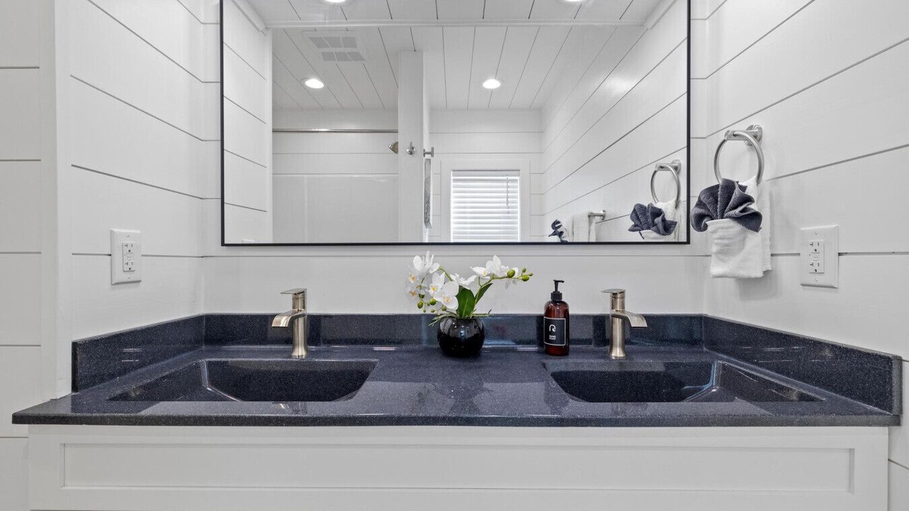 Photo of Bathroom in Downtown Branson