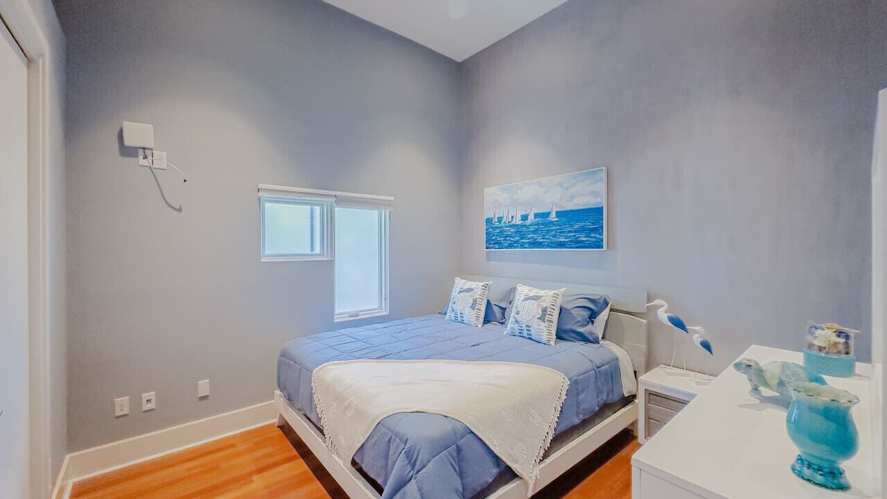 Photo of Bedroom in Madeira Beach
