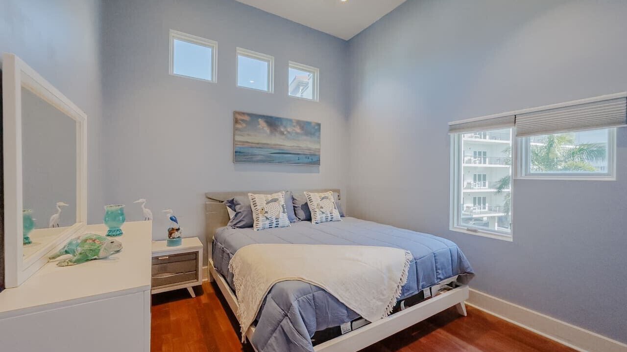 Photo of Bedroom in Madeira Beach