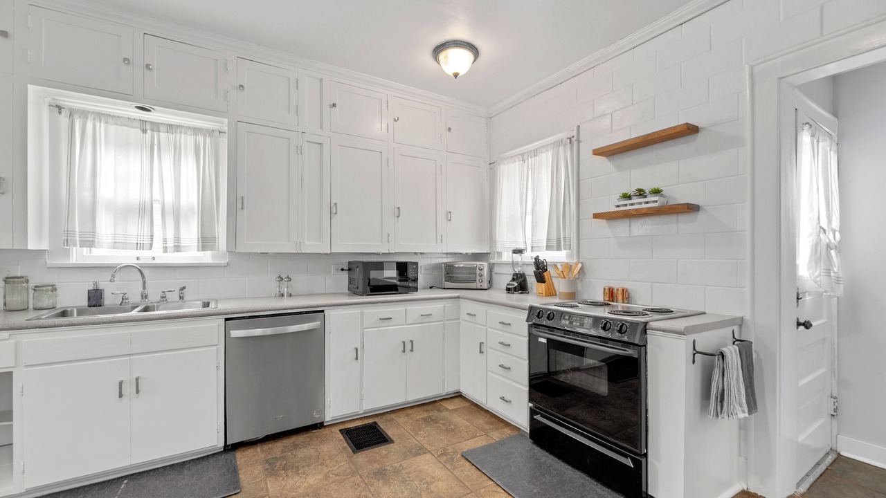 Photo of Kitchen in College Hill