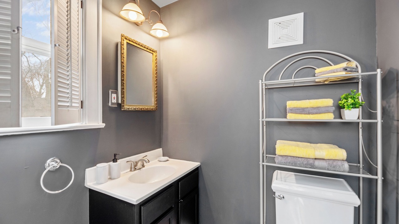 Photo of Bathroom in College Hill