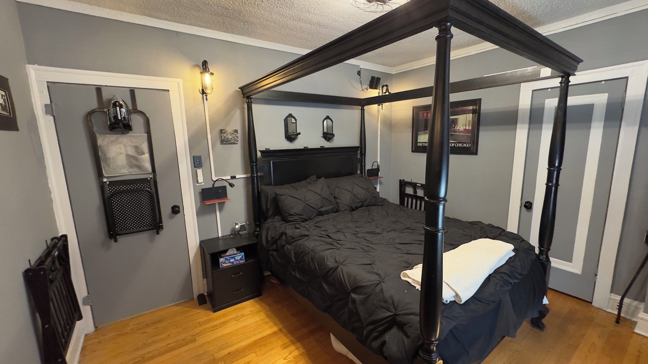 Photo of Bedroom in Albany Park