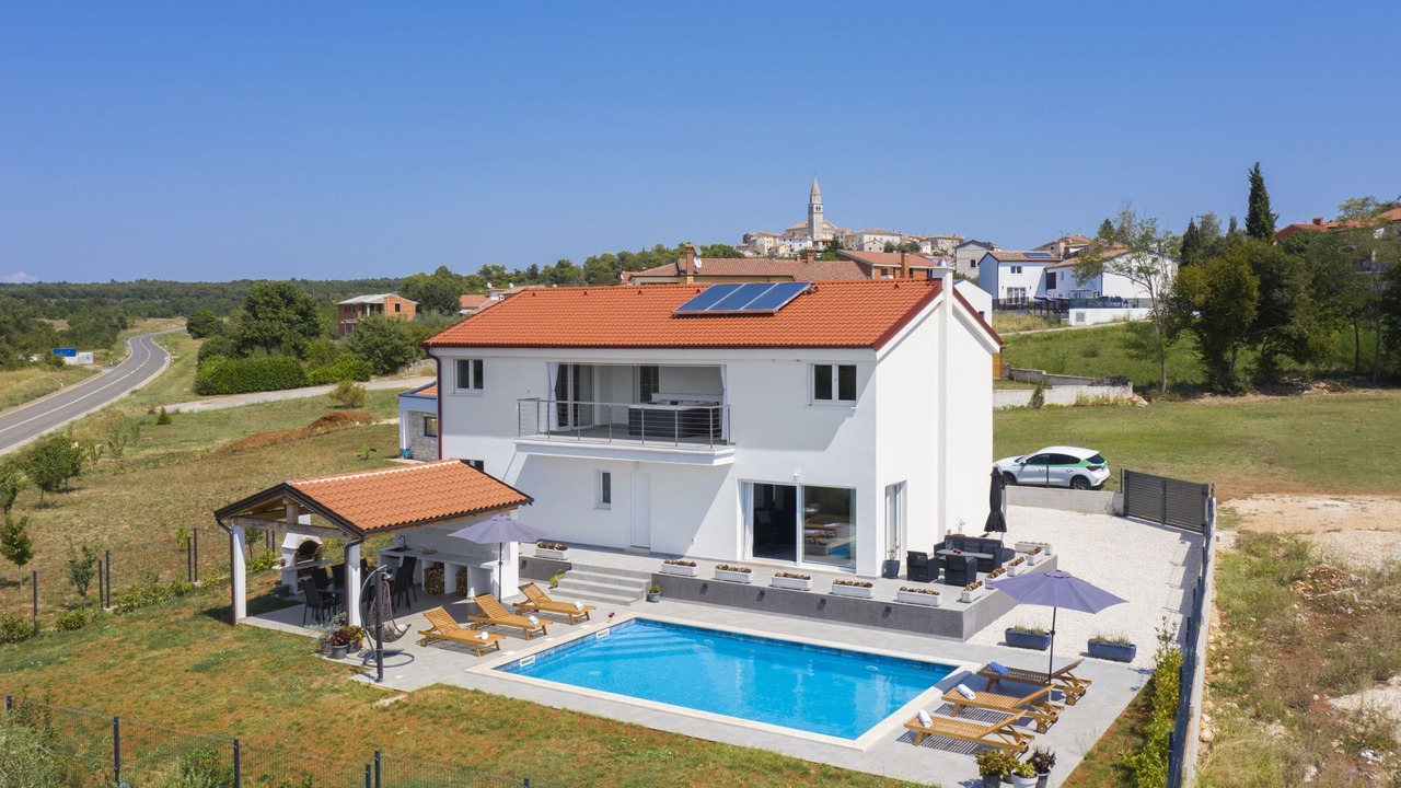 Photo of Outdoor in Farini