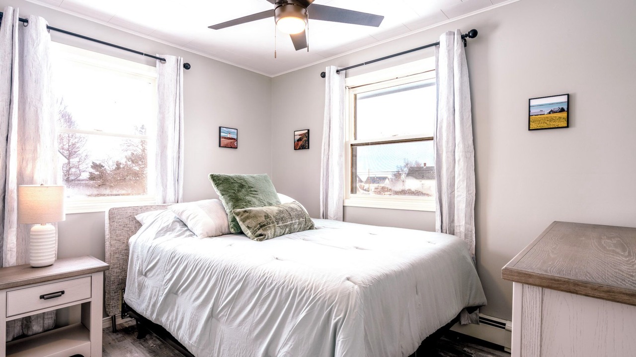 Photo of Bedroom in Beach Point