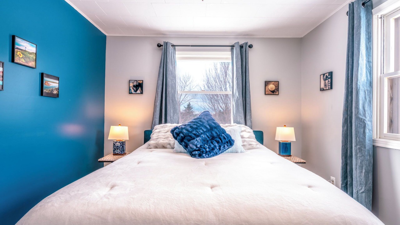 Photo of Bedroom in Beach Point