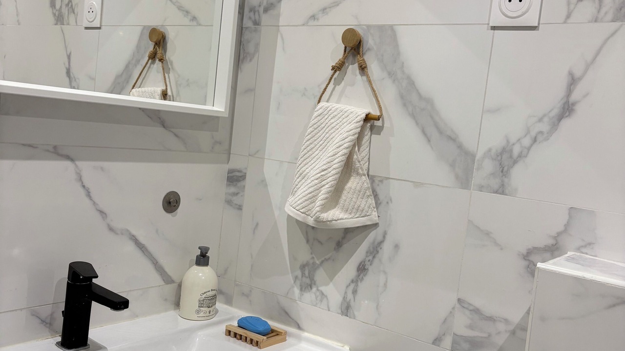 Photo of Bathroom in Val-de-Reuil