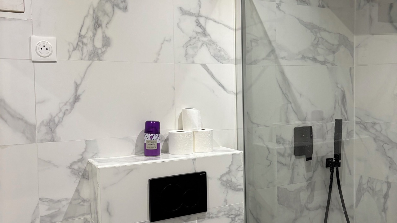 Photo of Bathroom in Val-de-Reuil