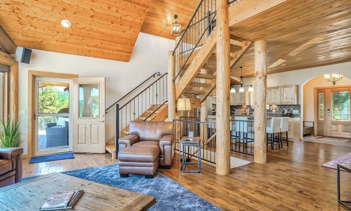 Photo of Livingroom in Woodland Park