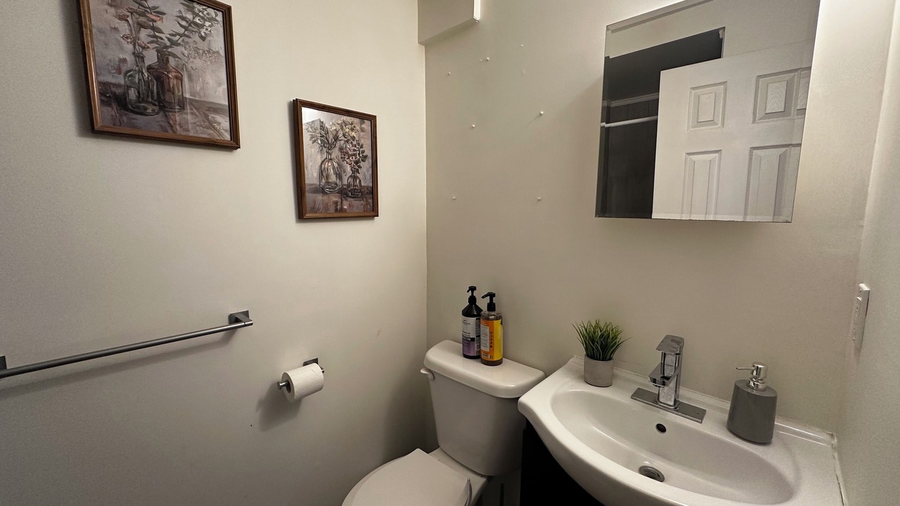 Photo of Bathroom in Lakeview