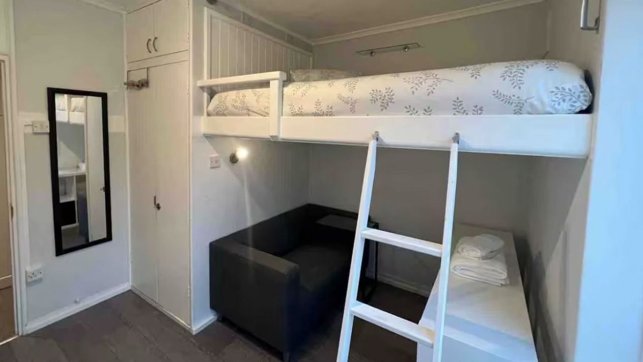 Photo of Bedroom in Oval