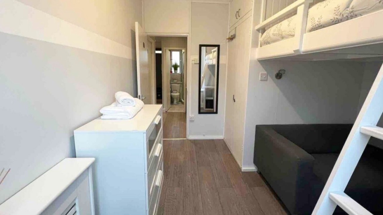 Photo of Others in Oval